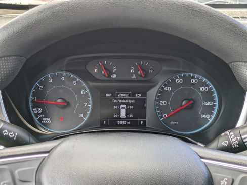 Used 2019 Chevrolet Equinox LS w/ LS Convenience Package FWD image 27