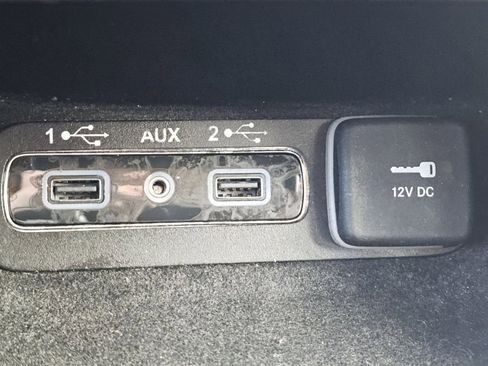 Used 2019 Jeep Grand Cherokee Limited AWD/4WD image 16