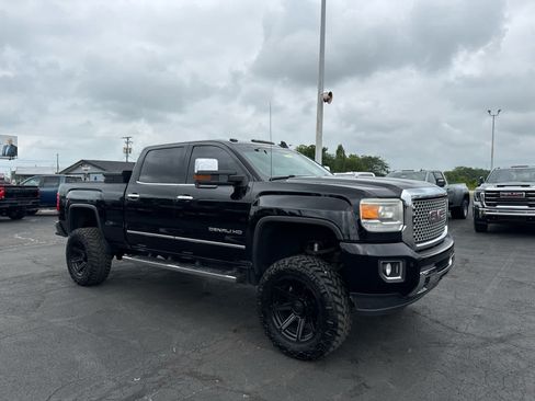 Used 2016 GMC Sierra 2500 Denali w/ Duramax Plus Package AWD/4WD image 7