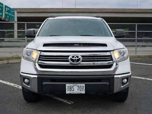 Used 2017 Toyota Tundra SR5 image 2