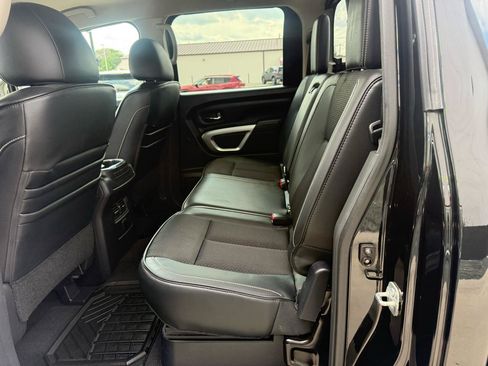 Used 2017 Nissan Titan PRO-4X AWD/4WD image 13