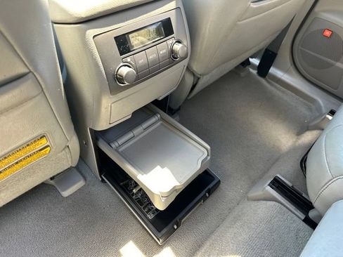 Used 2010 Toyota Highlander Limited AWD/4WD image 29
