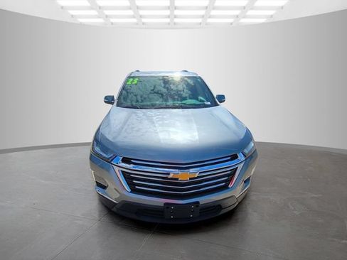 Used 2023 Chevrolet Traverse LT FWD image 3