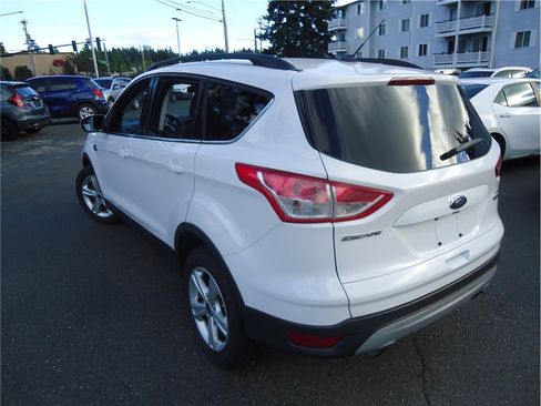 Used 2015 Ford Escape SE w/ Equipment Group 201A AWD/4WD image 8