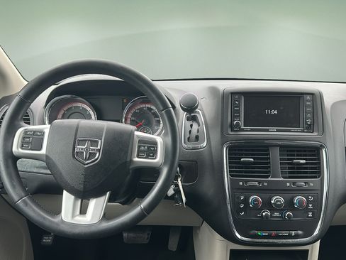 Used 2017 Dodge Grand Caravan SE w/ Power Window Group FWD image 14