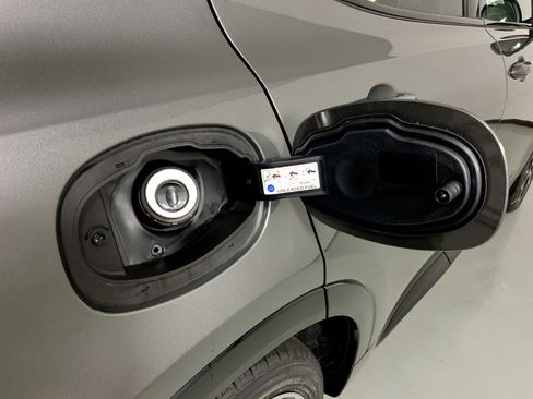 New 2025 Alfa Romeo Tonale w/ Premium Package image 4