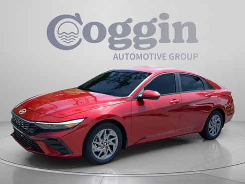 Certified 2024 Hyundai Elantra Blue FWD image 1