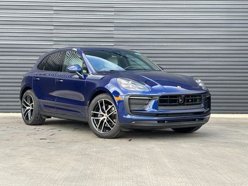 Certified 2025 Porsche Macan image 9