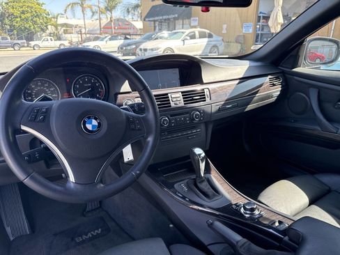 Used 2011 BMW 328i Convertible image 26