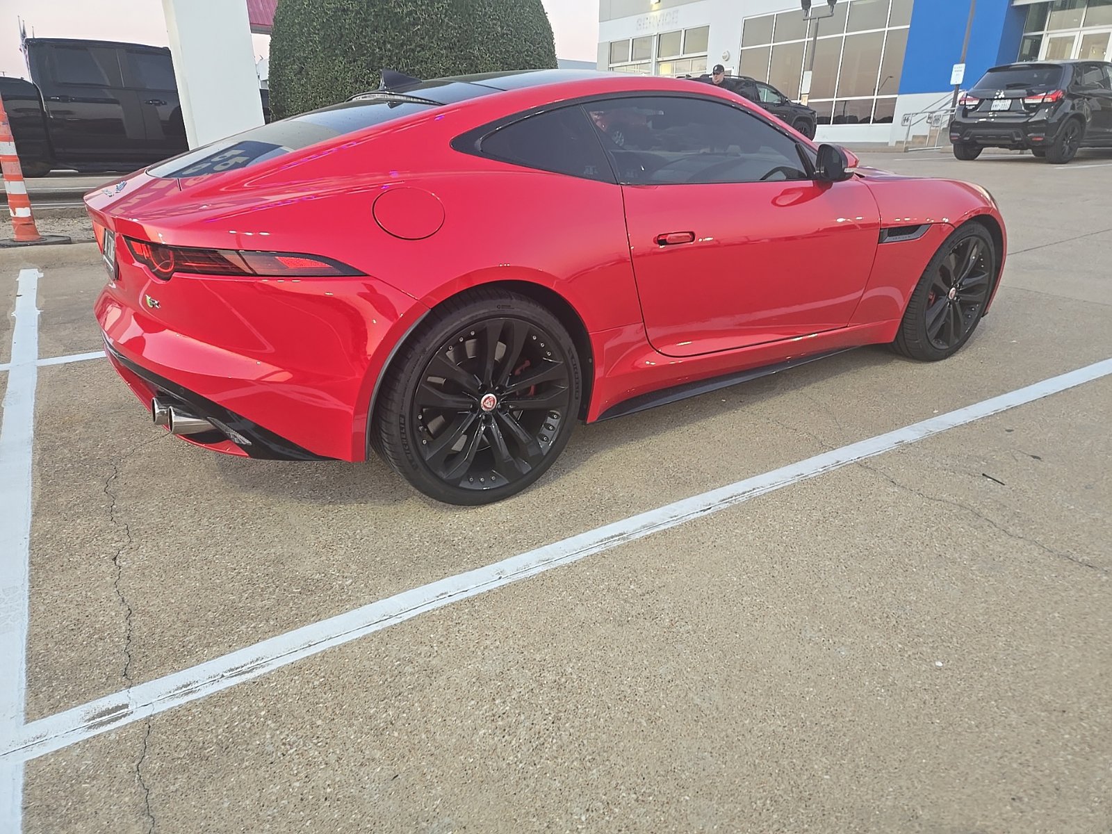 Used 2019 Jaguar F-TYPE R AWD/4WD image 5