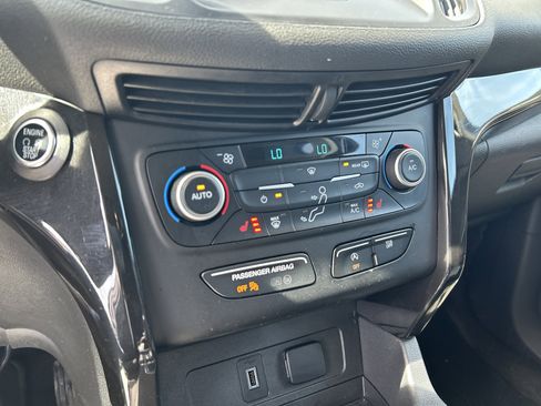 Used 2019 Ford Escape SE image 21