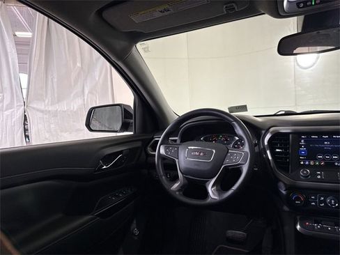 Used 2023 GMC Acadia AT4 image 15