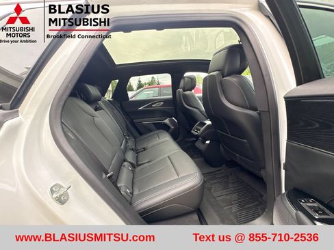 Used 2024 Cadillac Lyriq Luxury AWD/4WD image 47