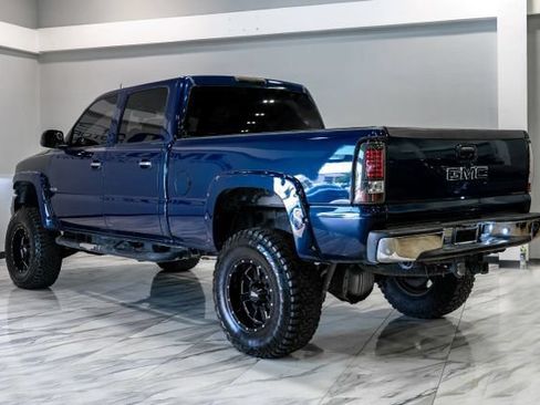 Used 2005 GMC Sierra 2500 SLT w/ Heavy-Duty Power Package AWD/4WD image 12