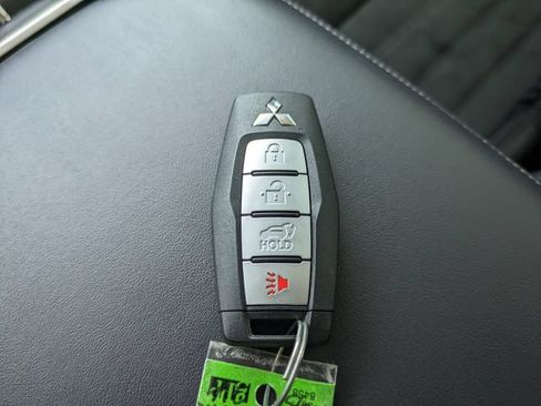 Used 2024 Mitsubishi Outlander SE Black Edition FWD image 32