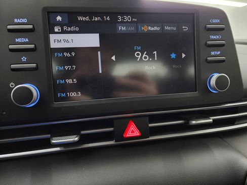 Used 2024 Hyundai Elantra SE image 43