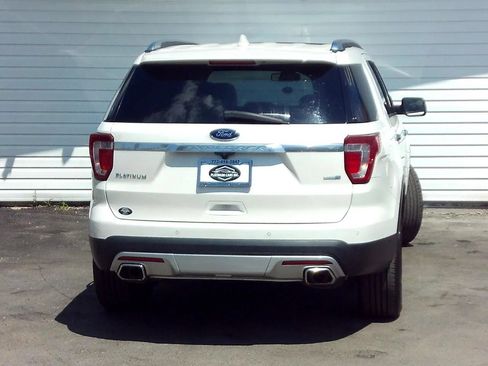 Used 2016 Ford Explorer Platinum AWD/4WD image 5
