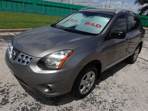 Used 2015 Nissan Rogue S w/ Convenience Package FWD image 3