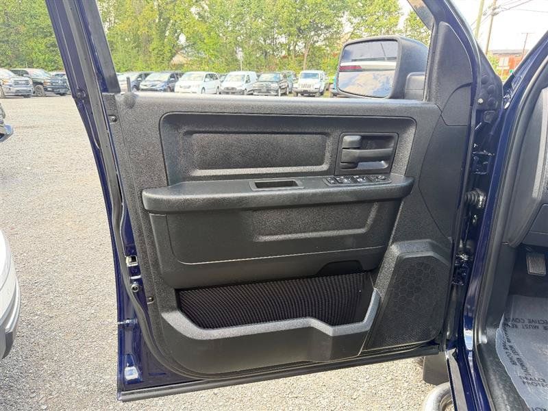 Used 2018 RAM 1500 Express AWD/4WD image 11