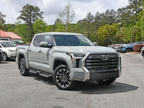 Used 2024 Toyota Tundra Limited AWD/4WD image 6