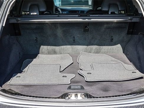 Used 2018 Volvo V60 T5 Cross Country w/ Convenience Package image 28