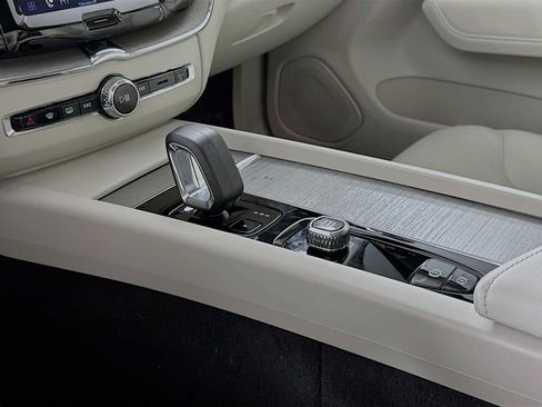 Used 2023 Volvo XC60 B5 Plus w/ Protection Package Premier FWD image 16