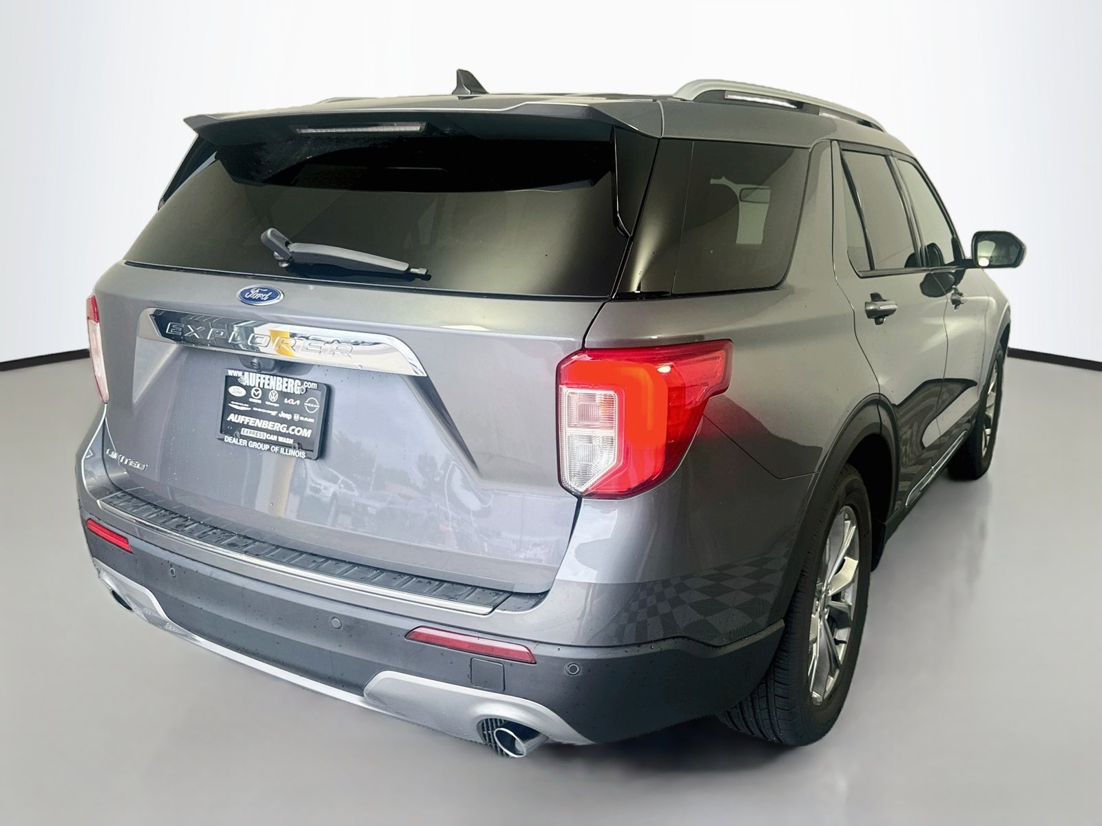 Used 2022 Ford Explorer Limited w/ Equipment Group 301A RWD image 6