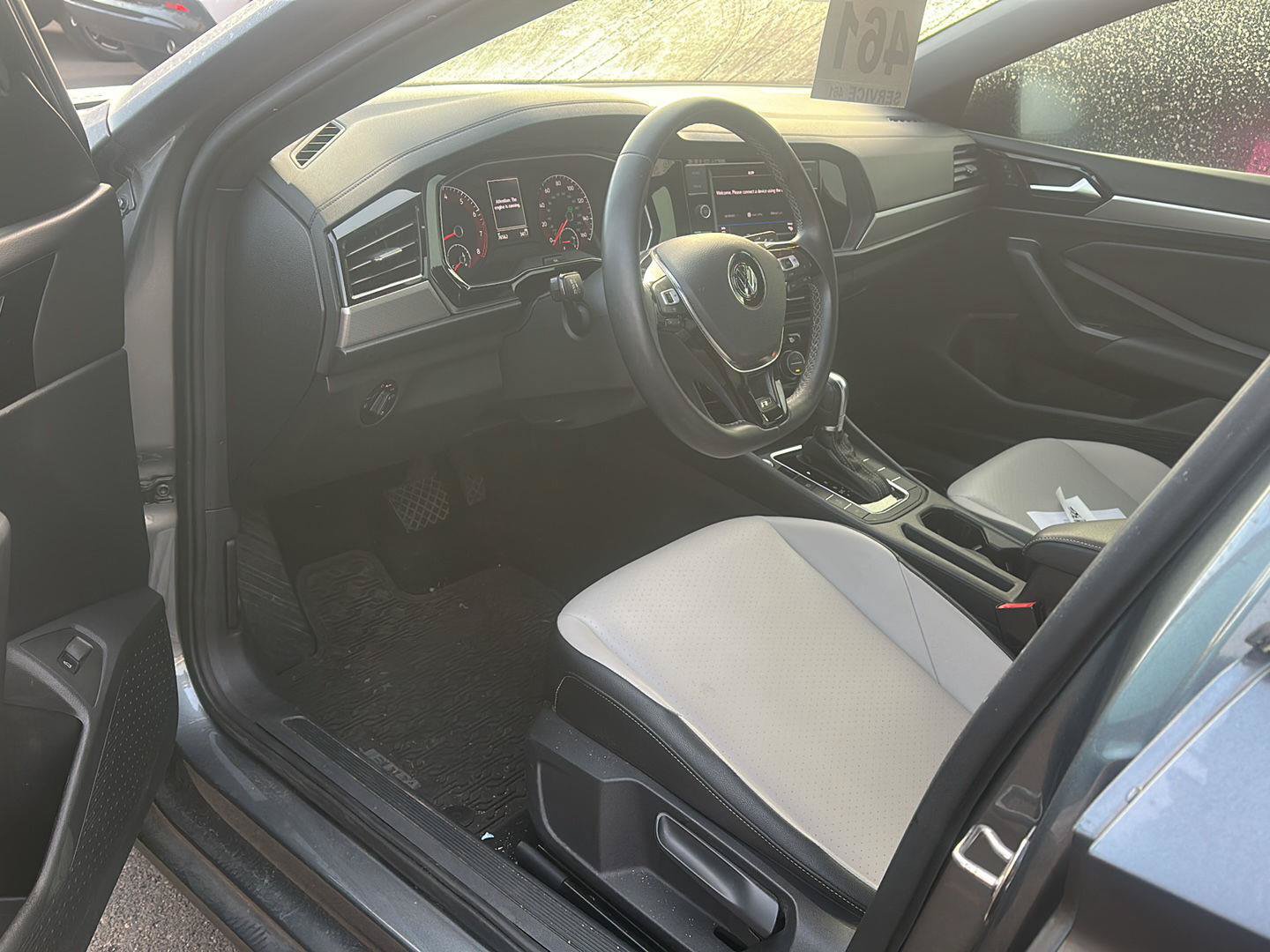 Used 2019 Volkswagen Jetta R-Line w/ R-Line Cold Weather Package FWD image 7