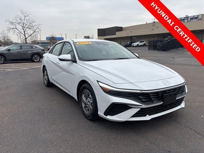 Certified 2025 Hyundai Elantra SE