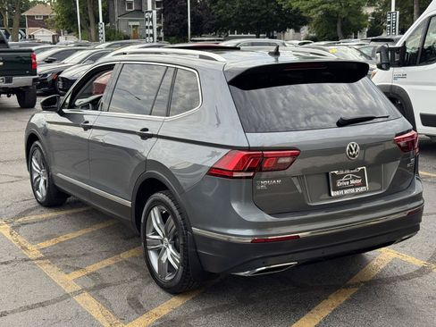 Used 2018 Volkswagen Tiguan SEL Premium w/ 3rd Row Seat Package AWD/4WD image 7