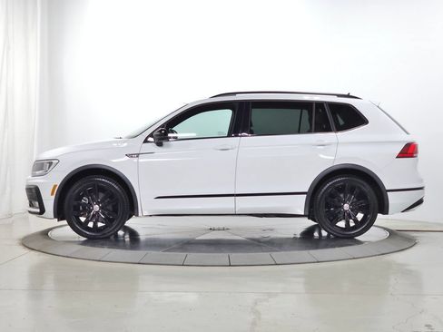Used 2021 Volkswagen Tiguan SE R-Line FWD image 5
