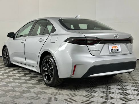 Used 2024 Toyota Corolla LE FWD image 25