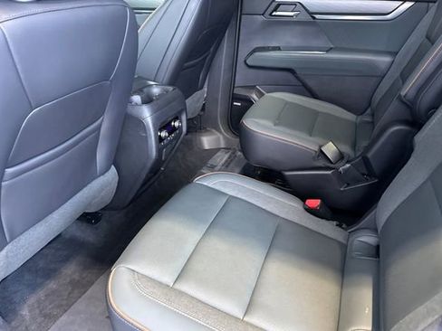 Used 2024 GMC Acadia AT4 w/ Super Cruise Package image 14