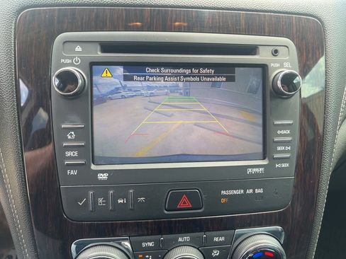 Used 2015 Chevrolet Traverse LT FWD image 16