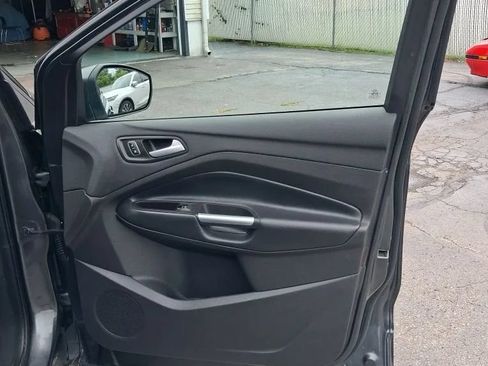 Used 2019 Ford Escape Titanium AWD/4WD image 30