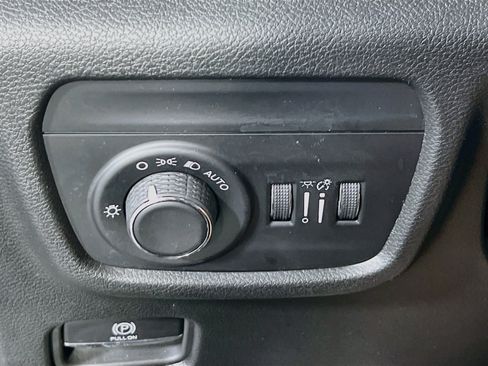 Used 2023 Jeep Grand Cherokee L Laredo AWD/4WD image 10