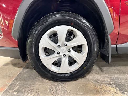 Certified 2023 Toyota RAV4 LE AWD/4WD image 10