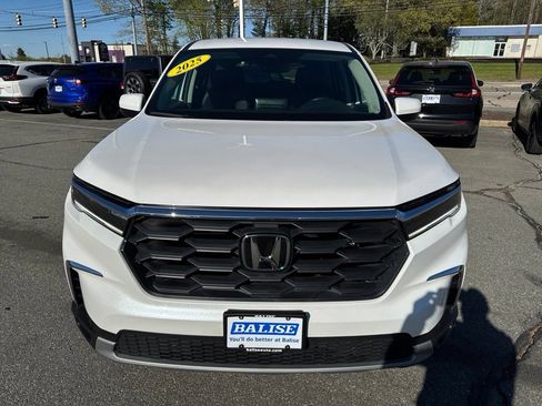 Used 2025 Honda Pilot EX-L image 10