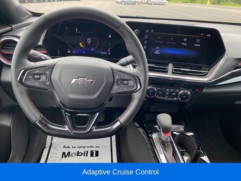 Used 2025 Chevrolet Trax RS w/ Driver Confidence Package FWD image 7