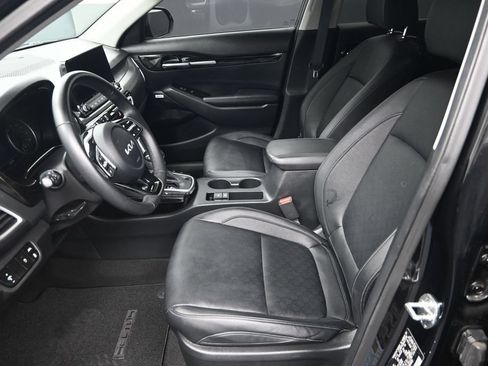 Certified 2022 Kia Seltos SX w/ Sunroof Package AWD/4WD image 15