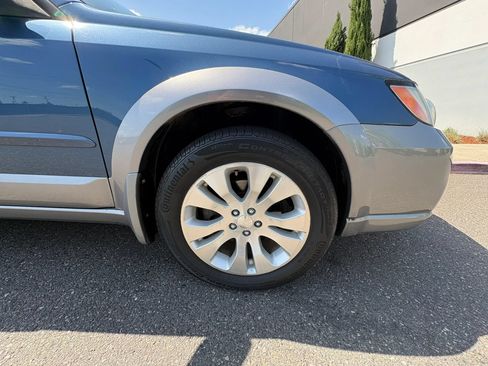 Used 2009 Subaru Outback 2.5i Limited AWD/4WD image 27