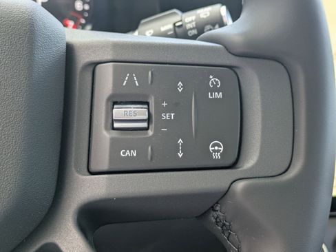 New 2026 Land Rover Defender 110 X-Dynamic SE AWD/4WD image 18