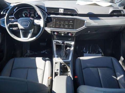 New 2025 Audi Q3 2.0T Premium image 8