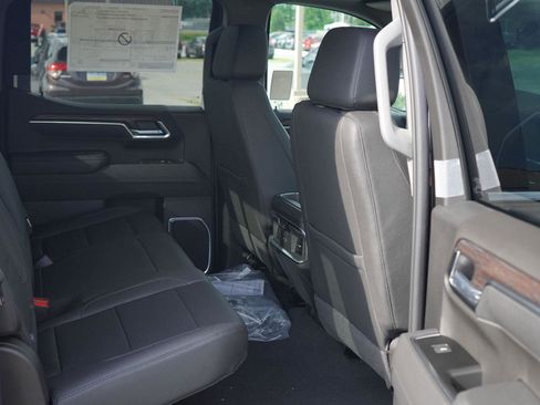 New 2026 GMC Sierra 1500 SLT w/ SLT Convenience Package image 24