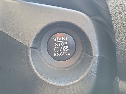 Used 2022 Jeep Renegade Latitude image 29