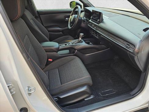 Used 2025 Honda HR-V Sport image 12