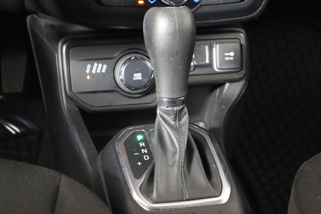 Used 2020 Jeep Renegade Altitude w/ UConnect 8.4 Nav Group AWD/4WD image 27