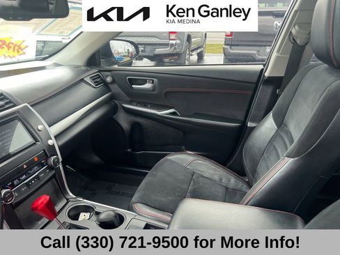 Used 2015 Toyota Camry XSE w/ Advanced Technology Package image 40