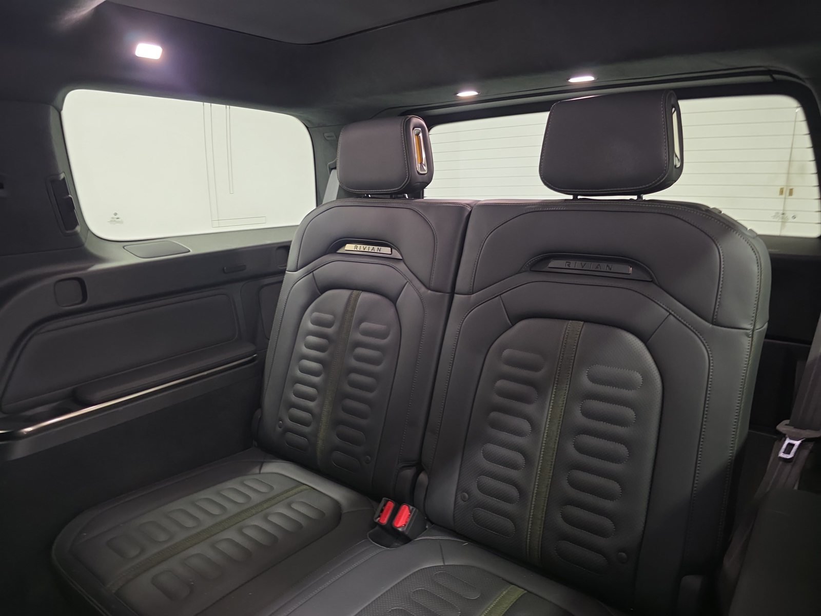 Used 2022 Rivian R1S Launch Edition Quad AWD/4WD image 22