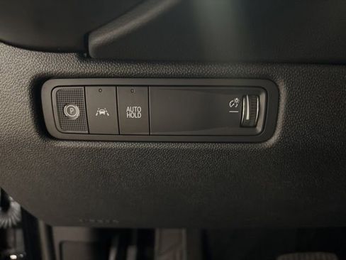 Used 2026 Chevrolet Equinox EV LT FWD image 23